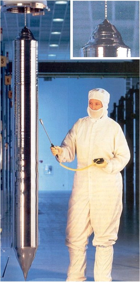 Large silicon crystal