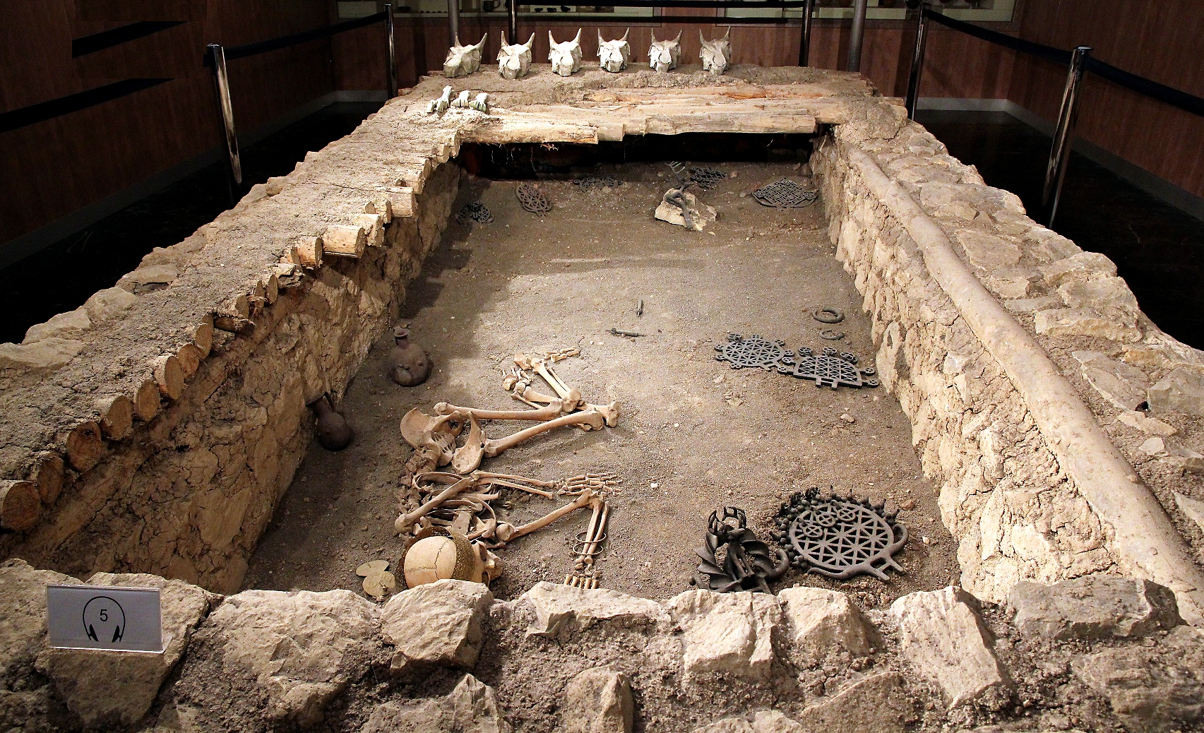 Reconsreduct Royal Tomb in Alaca H�y�k