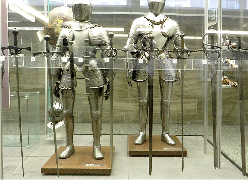 Armor; swords, Germanisches Nationalmuseum, 
N�rnberg, Germany
