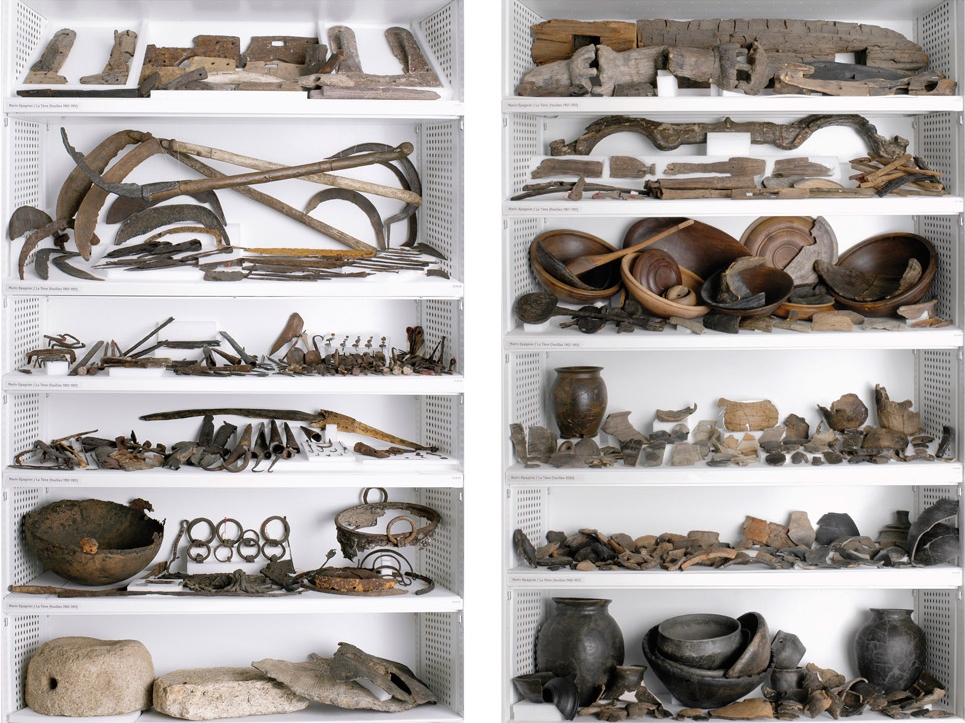 La T�ne finds besides swords